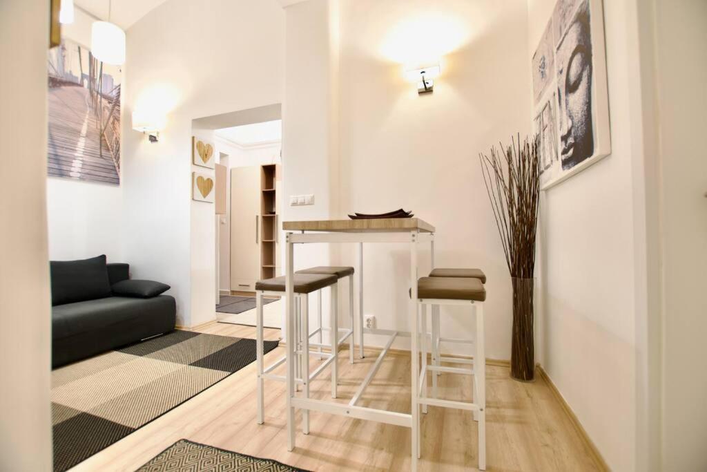 Standard Apartment By Hi5- Podmaniczky Street Budapešť Exteriér fotografie